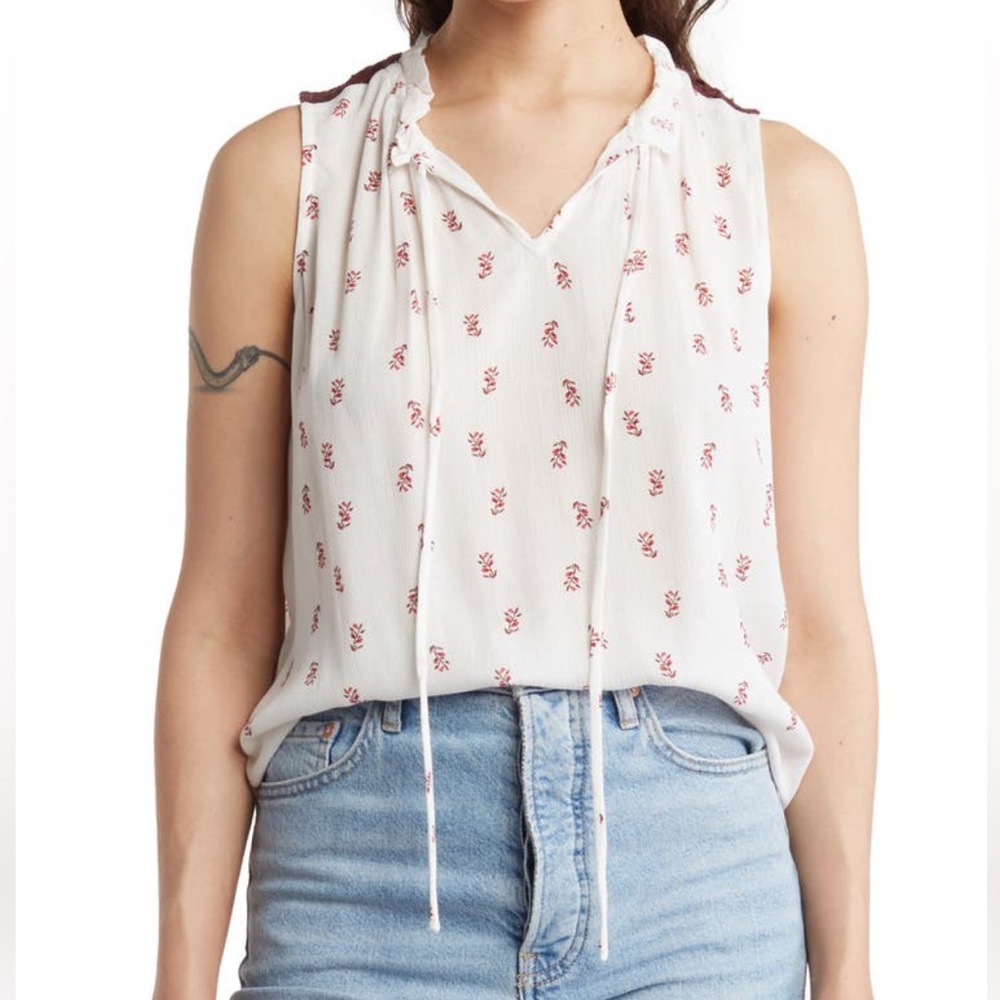 Bobeau Crochet Sleeveless top floral size XS